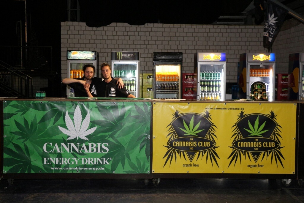 Viele freiwillige Helfer wollen das Bayerische Cannabisverbot kippen