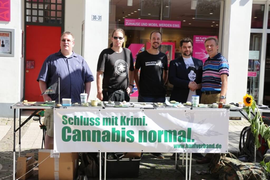 Münster Cannabis Infostand mit SPD Oberbürgermeisterkandidaten