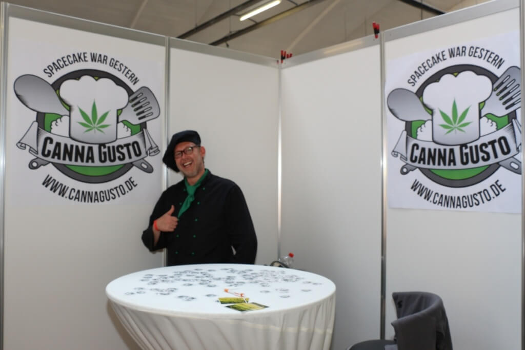 Rüdiger ist selber Patient und kocht für Canna Gusto