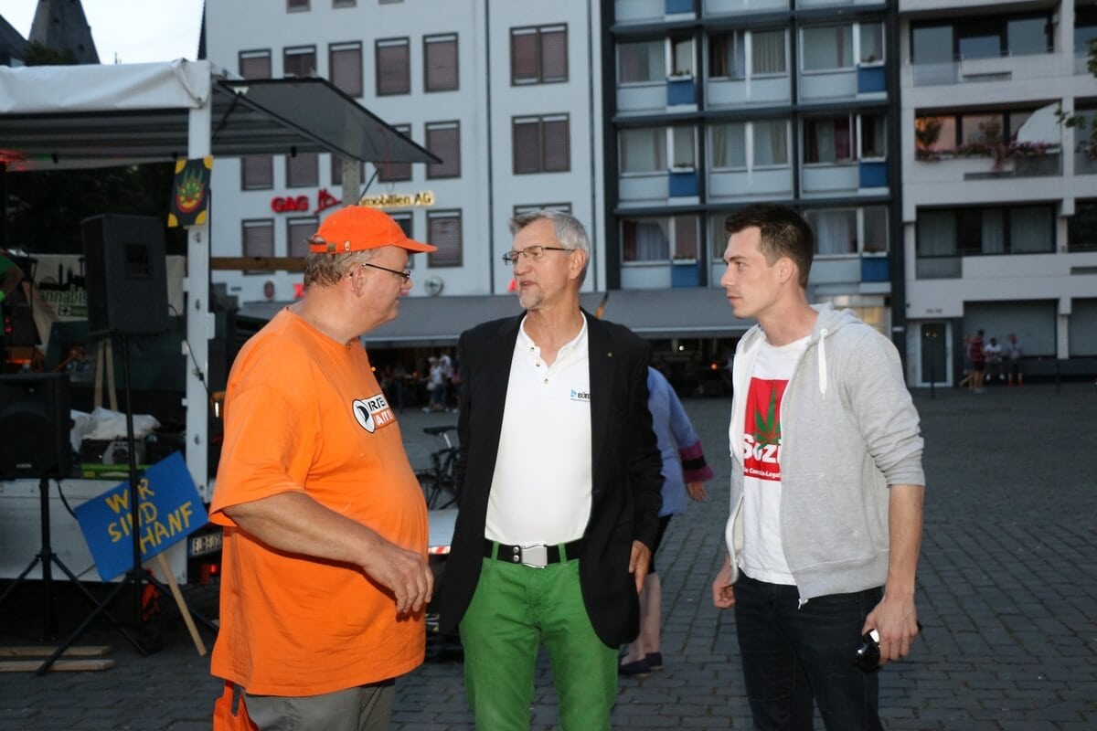 Piraten, Grüne und SPD auf er DaPa 2016 für die Legalisierung von Hanf