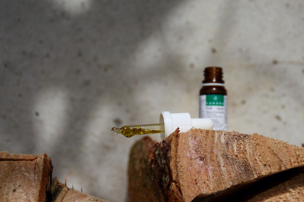 Canobo PUR – Reines Cannabisöl 1