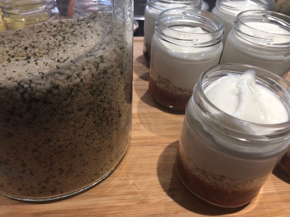 Hanfsamen Frühstücks Joghurt Im Glas 6