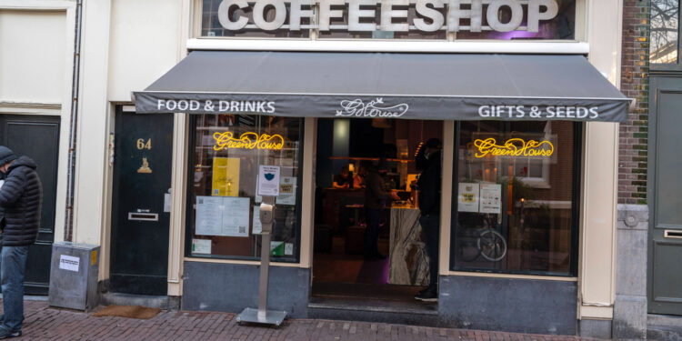 Amsterdam-–-Kommt-das-Touristenverbot-in-Coffeeshops