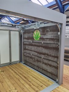 Ein Garagentor aus Hanf als Paradebeispiel für Nachhaltigkeit