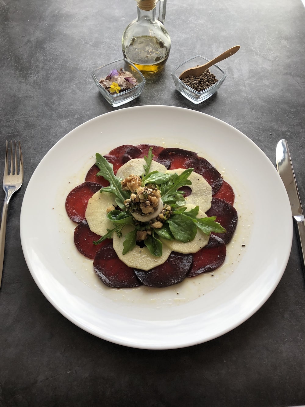 Rote Bete und Apfel Carpaccio mit Hanföl und Hanfsaat - Koch Rezepte ...