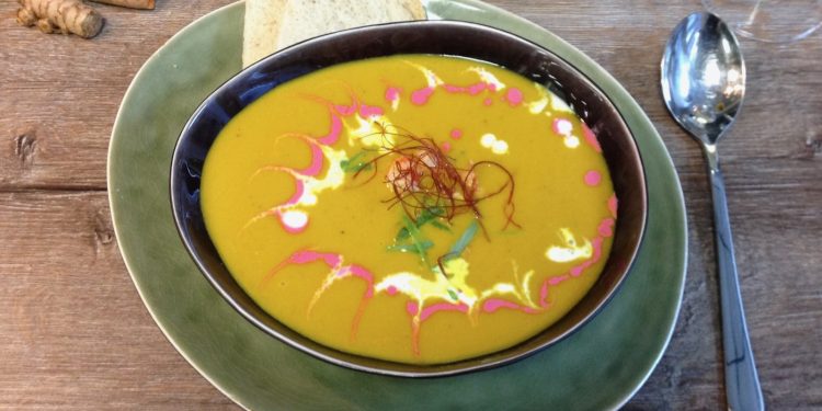 Karotten-Kurkuma Suppe mit Hanfsamenöl - Koch Rezepte mit Hanf